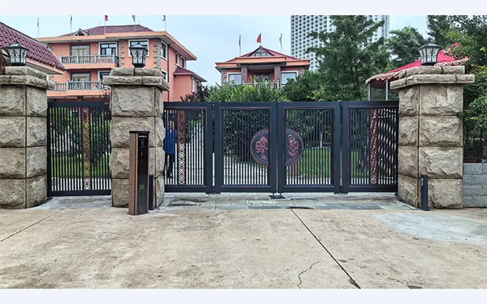 CAIMEN gate at a residential entrance