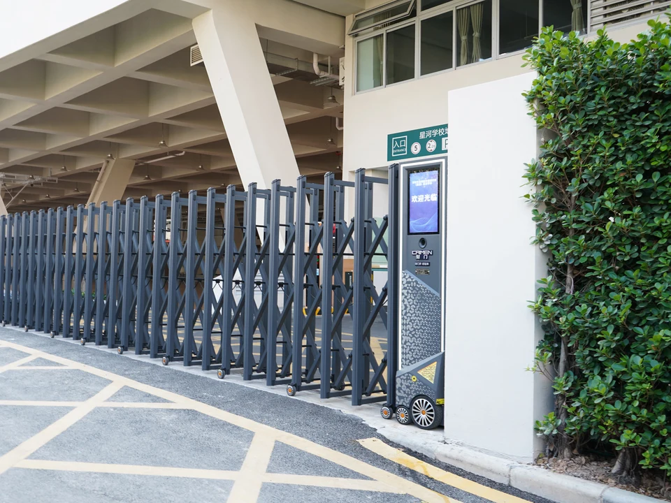 Extensible junto a una instalación moderna de transporte