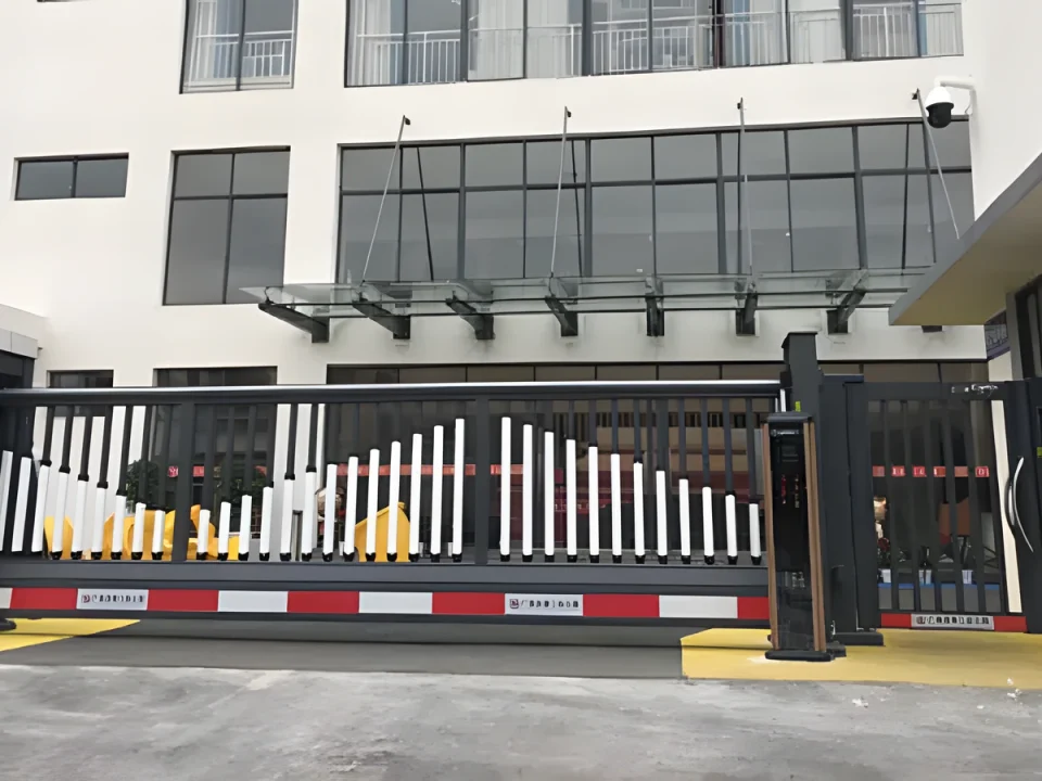 Cantilever sliding gate installed at a building vehicle entrance